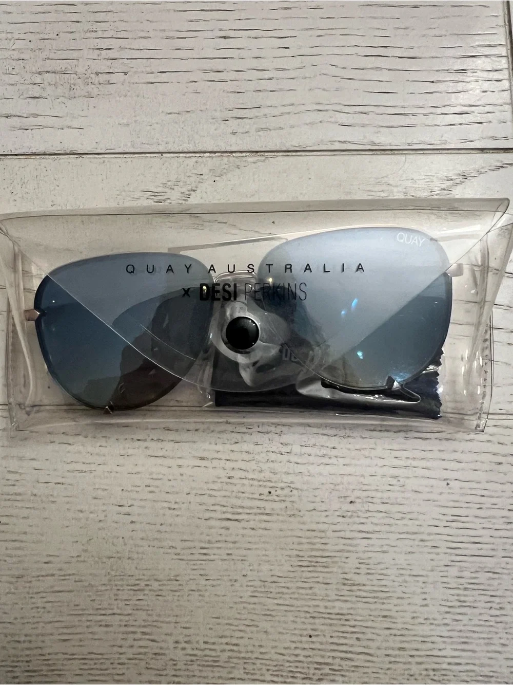Quay Australia x Desi Perkins “High Key” Blue Gradient Aviator Sunglasses-NWT!